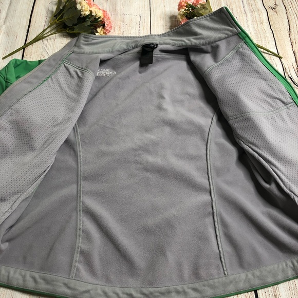 The North Face Fleece Jacket - Picture 4 of 8